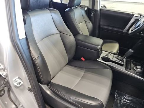 Used 2020 Toyota 4Runner SR5 Premium w/ Moonroof Package AWD/4WD image 37