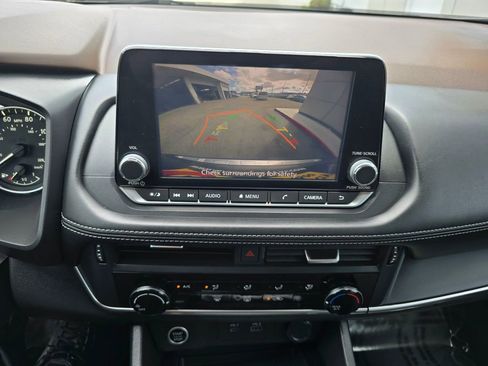 Used 2021 Nissan Rogue S image 5