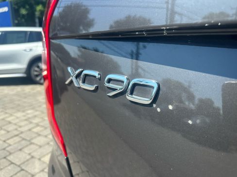 Used 2025 Volvo XC90 B5 Core w/ Climate Package AWD/4WD image 32