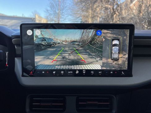 New 2025 Ford Maverick Lariat w/ 4K Tow Package image 19