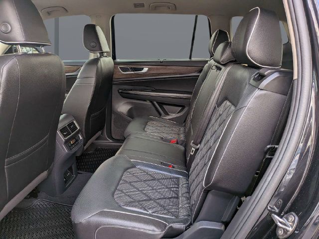 Used 2026 Volkswagen Atlas SEL Premium R-Line AWD/4WD image 16