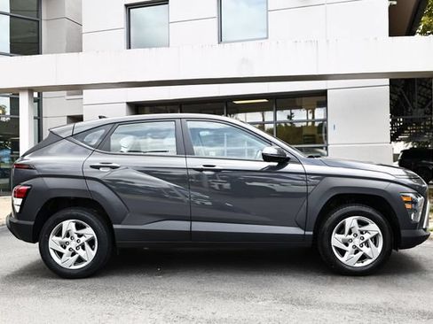 Used 2024 Hyundai Kona SE AWD/4WD image 4