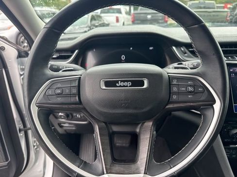 Certified 2022 Jeep Grand Cherokee Limited image 13