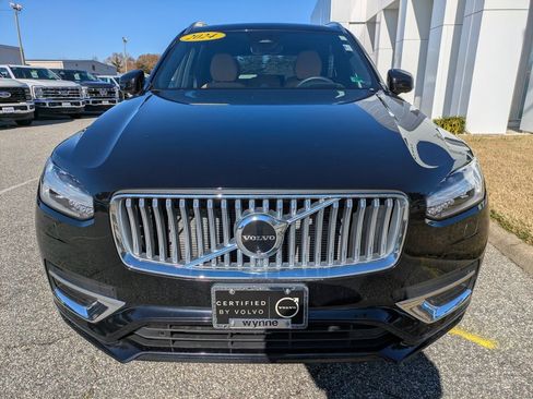 Certified 2024 Volvo XC90 B6 Ultimate w/ Lounge Package image 9