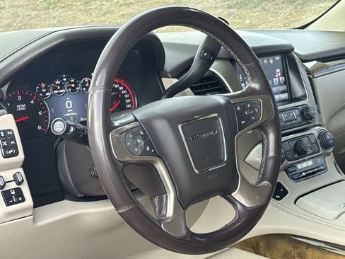 Used 2016 GMC Yukon Denali w/ Open Road Package image 32