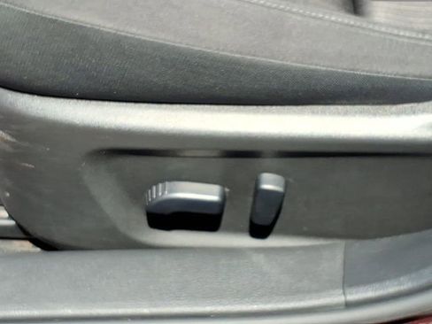 Used 2024 Nissan Altima 2.5 SV FWD image 18