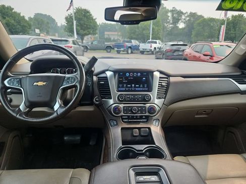 Used 2016 Chevrolet Suburban LT w/ Luxury Package AWD/4WD image 13