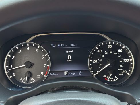 Used 2025 Nissan Frontier SV w/ Tow Package RWD image 18