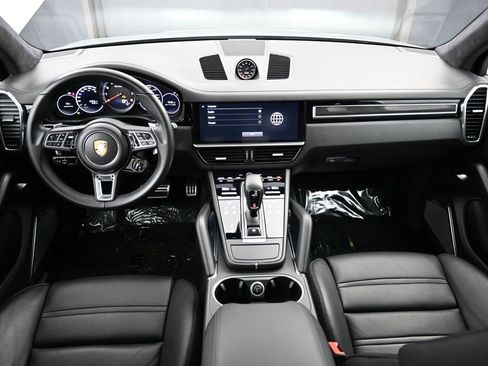 Used 2022 Porsche Cayenne Turbo image 23