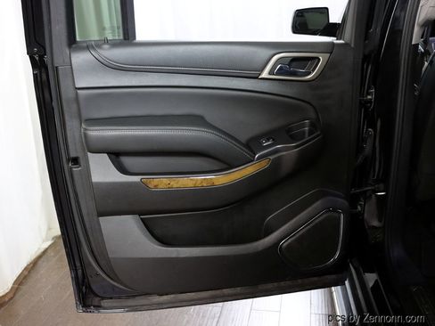 Used 2017 GMC Yukon XL Denali w/ Open Road Package image 28