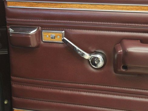 Used 1989 Jeep Grand Wagoneer image 94