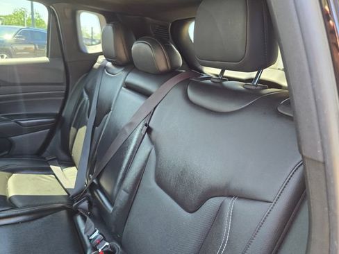 Used 2022 Jeep Compass High Altitude AWD/4WD image 30