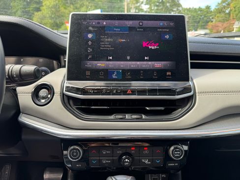 Used 2022 Jeep Compass Limited w/ Elite Group image 21