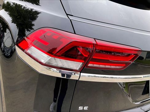 Used 2021 Volkswagen Atlas Cross Sport SE image 26