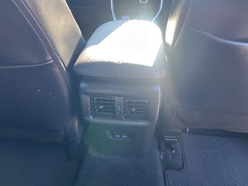 Used 2022 Toyota RAV4 Limited image 24