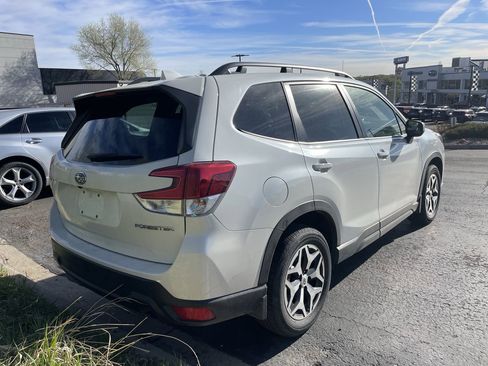 Certified 2023 Subaru Forester Premium AWD/4WD image 3