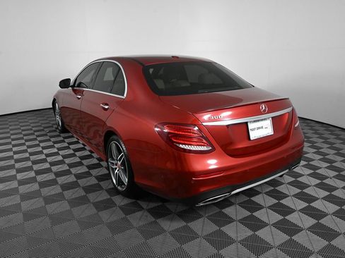 Used 2018 Mercedes-Benz E 300 image 4