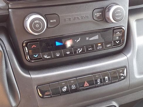 New 2024 RAM ProMaster 3500 w/ Premium Convenience Group image 8