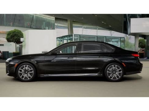 New 2026 BMW 740i xDrive w/ Premium Package image 4