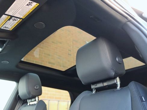 Used 2026 Land Rover Range Rover Evoque S image 14