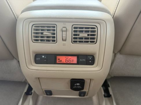 Used 2013 Nissan Pathfinder Platinum FWD image 24