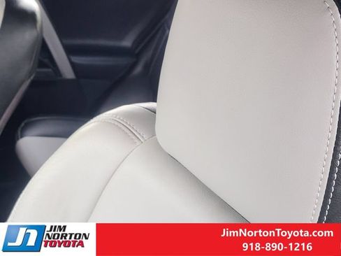 Used 2016 Toyota RAV4 XLE AWD/4WD image 15