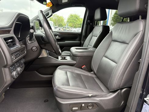 Used 2022 Chevrolet Tahoe Z71 w/ Z71 Off-Road Package AWD/4WD image 16