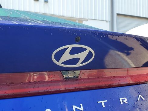 Used 2025 Hyundai Elantra SEL FWD image 6