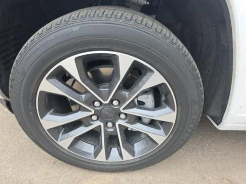 Used 2022 Jeep Grand Cherokee Overland w/ Luxury Tech Group IV image 9