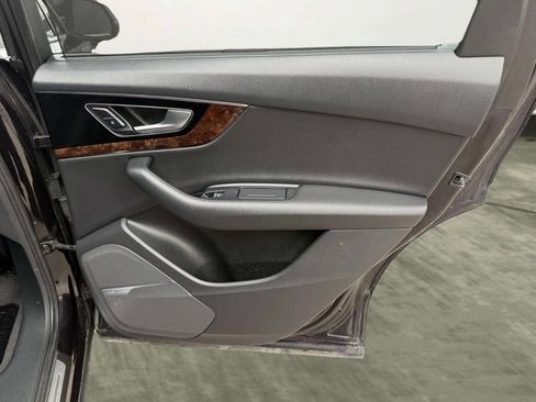 Used 2018 Audi Q7 3.0T Prestige w/ Prestige Package image 30