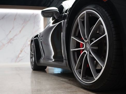 Used 2020 Porsche 911 Carrera 4S image 9