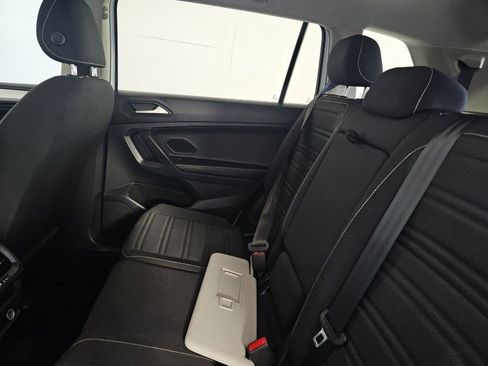 Used 2022 Volkswagen Tiguan S image 11