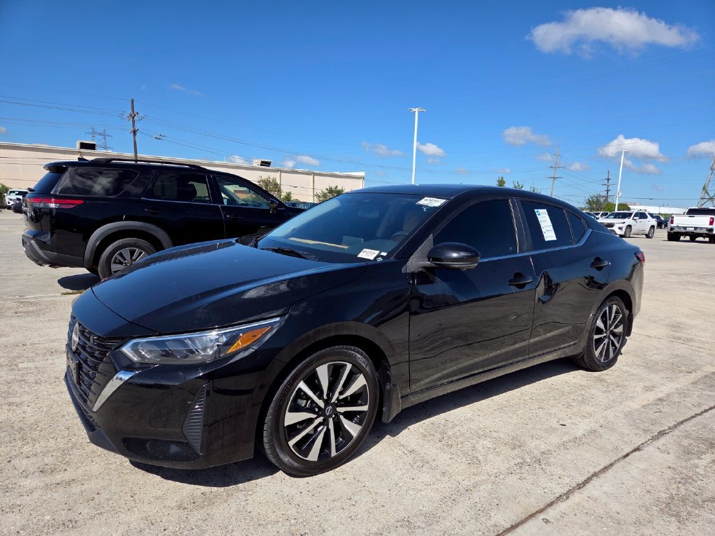 Used 2025 Nissan Sentra SV w/ SV Premium Package FWD image 1