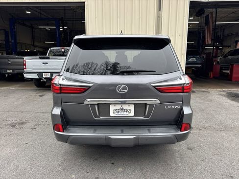 Used 2018 Lexus LX 570 4WD w/ Luxury Package image 4