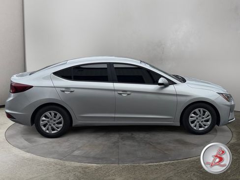 Used 2020 Hyundai Elantra SE image 8