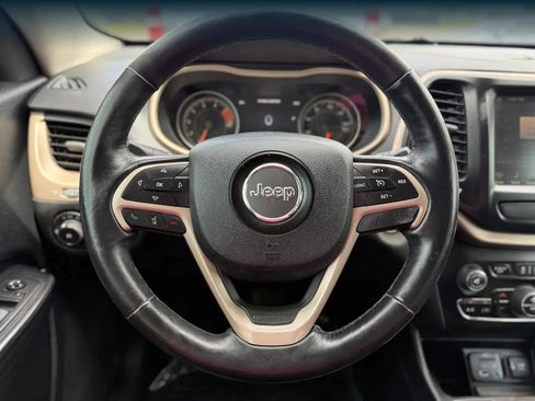Used 2016 Jeep Cherokee Limited FWD image 24