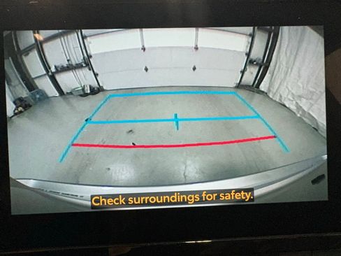 Used 2025 Toyota Highlander XLE AWD/4WD image 40