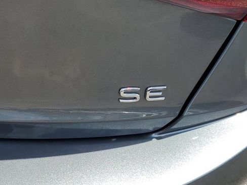 Used 2025 Volkswagen Jetta SE w/ Sunroof Package FWD image 8