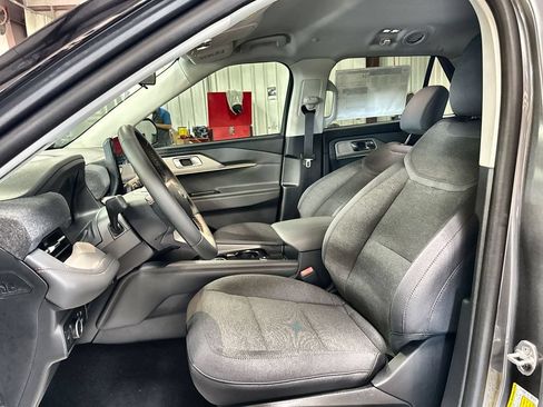 New 2026 Ford Explorer Active RWD image 12