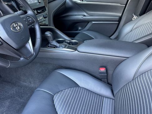Used 2023 Toyota Camry SE FWD image 10