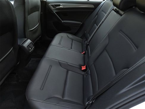 Used 2016 Volkswagen e-Golf SEL Premium w/ Driver Assistance Package image 11