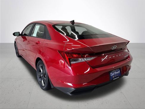 Used 2023 Hyundai Elantra Blue image 11