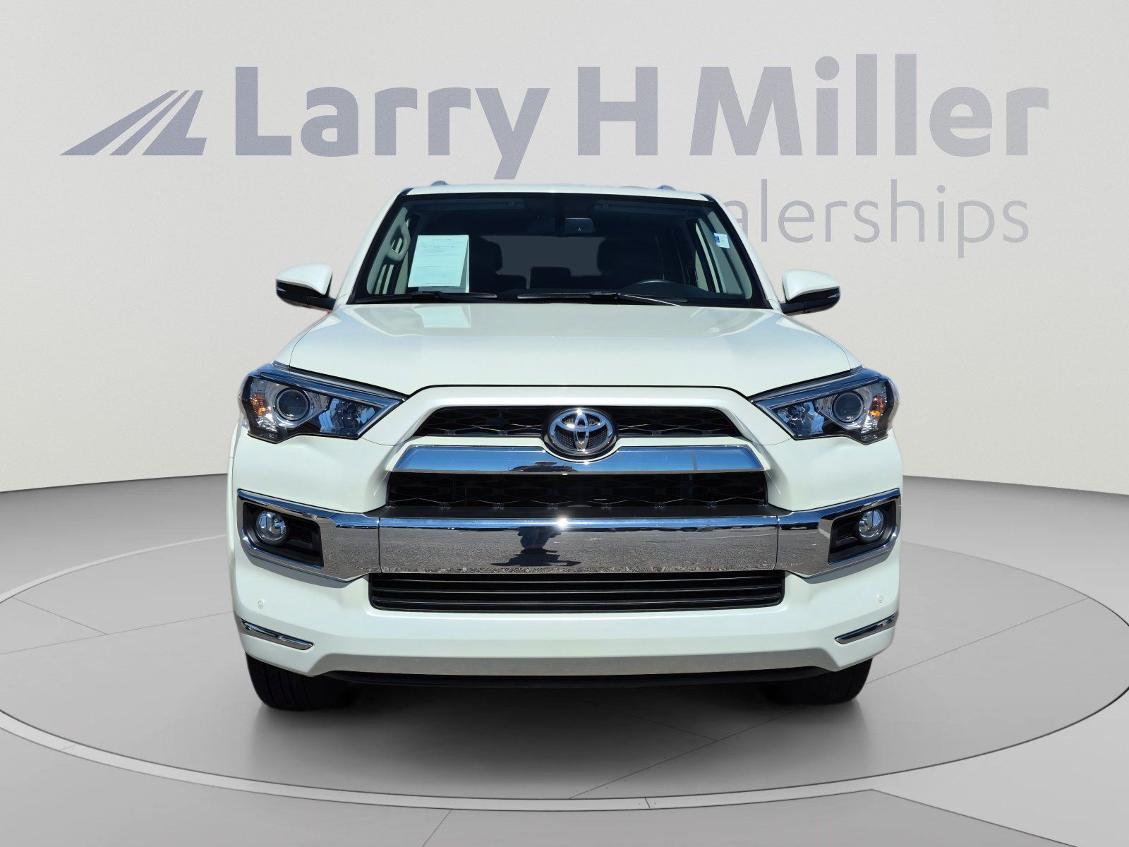 Used 2018 Toyota 4Runner Limited w/ Preferred Accessory Package AWD/4WD image 8
