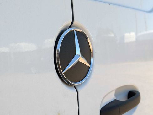 New 2025 Mercedes-Benz Sprinter 2500 image 19