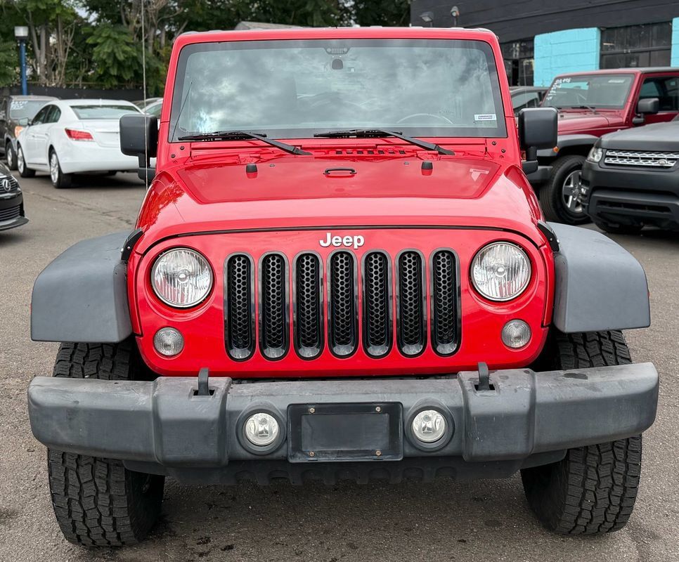 Used 2014 Jeep Wrangler Unlimited Rubicon w/ Connectivity Group AWD/4WD image 8