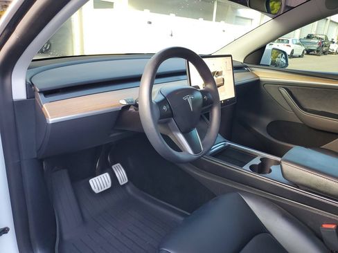 Used 2025 Tesla Model Y Performance AWD/4WD image 19