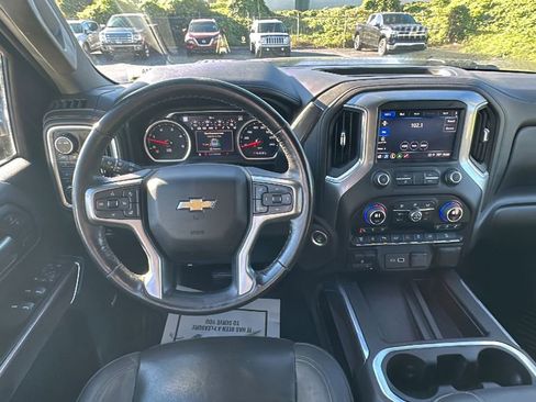 Used 2022 Chevrolet Silverado 2500 LTZ w/ LTZ Premium Package image 17