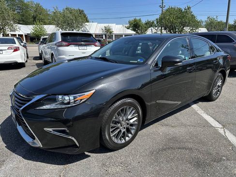 Used 2018 Lexus ES 350 w/ Navigation System Package FWD image 3