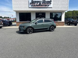 Used 2023 Kia Niro Wave w/ Wave Preserve Package FWD video 1