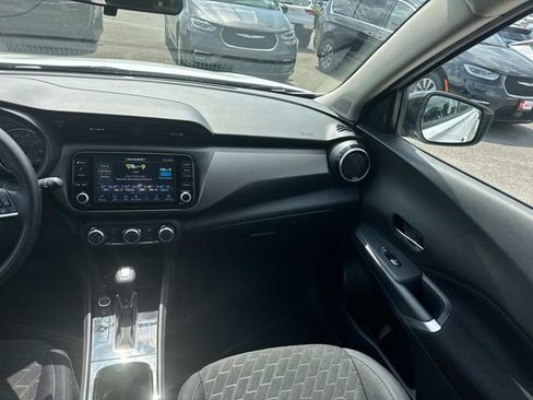 Used 2024 Nissan Kicks SV FWD image 18